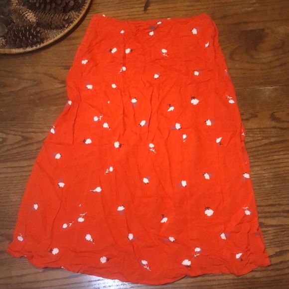 EUC O’Neill red floral midi skirt with side slits - Picture 6 of 9